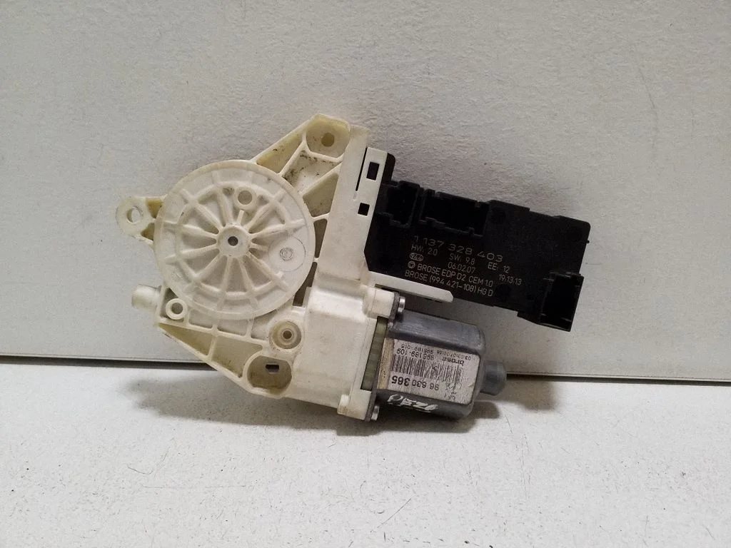 Front door window regulator motor 9663036580