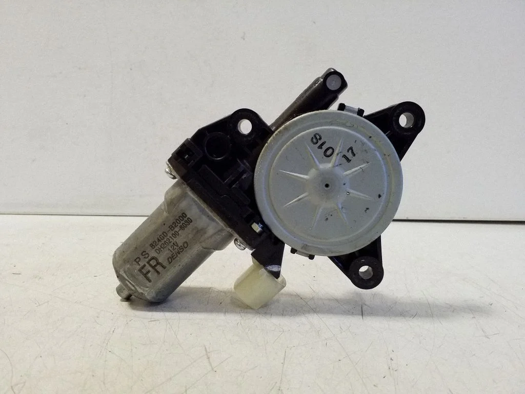 Priekšējā loga pacēlāja motoriņš 82460B2000