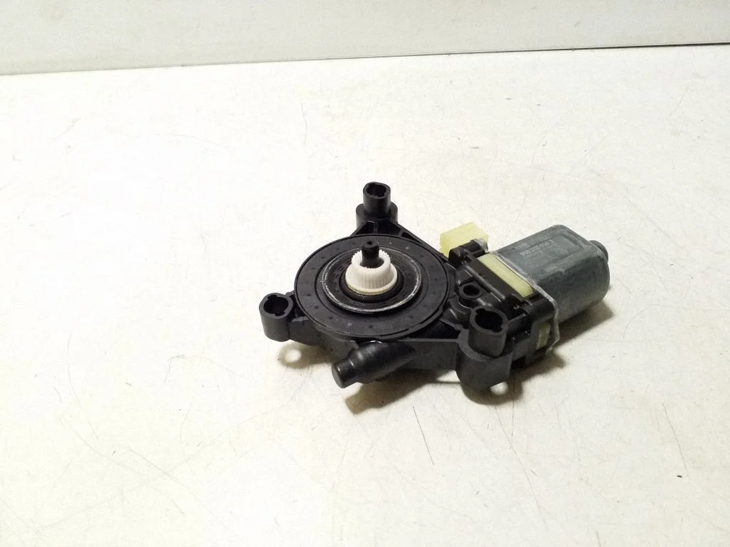 Front door window regulator motor 0130822714