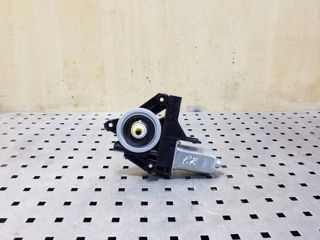 Front door window regulator motor 966269103