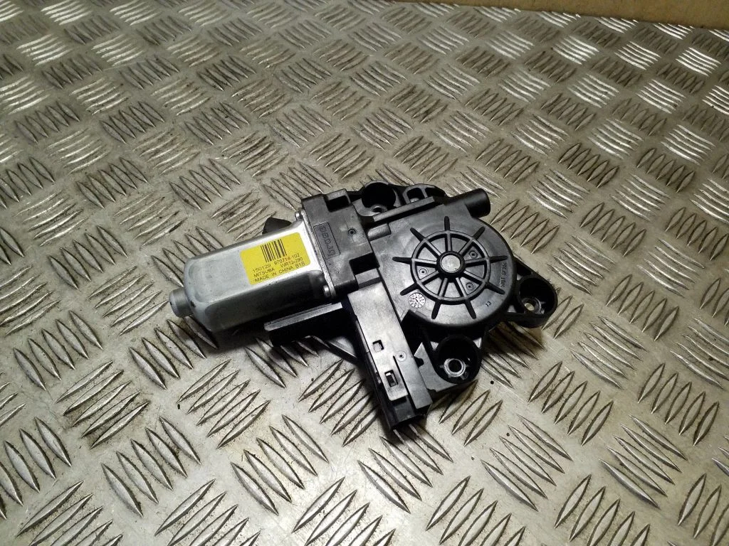 Front door window regulator motor WR12290