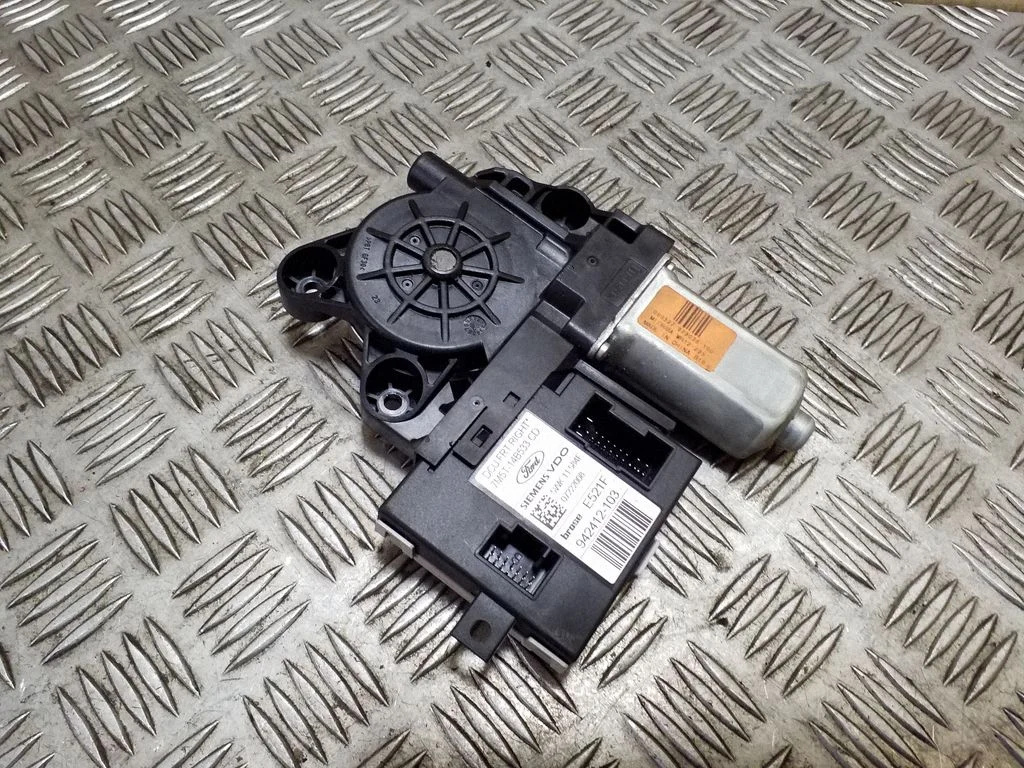 Front door window regulator motor – Ford Kuga I (2008-2012)