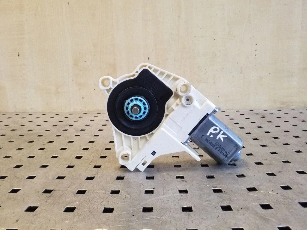 Front door window regulator motor 8K0959801B