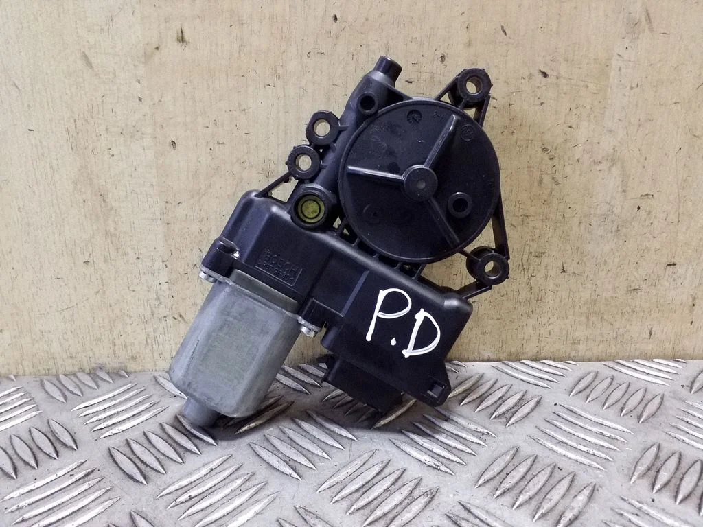 Priekšējā loga pacēlāja motoriņš 1137328730