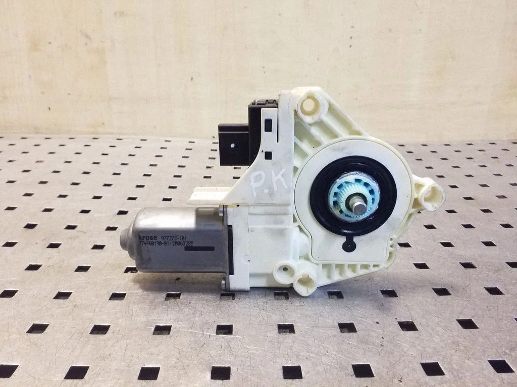 Front door window regulator motor 4L0959801B