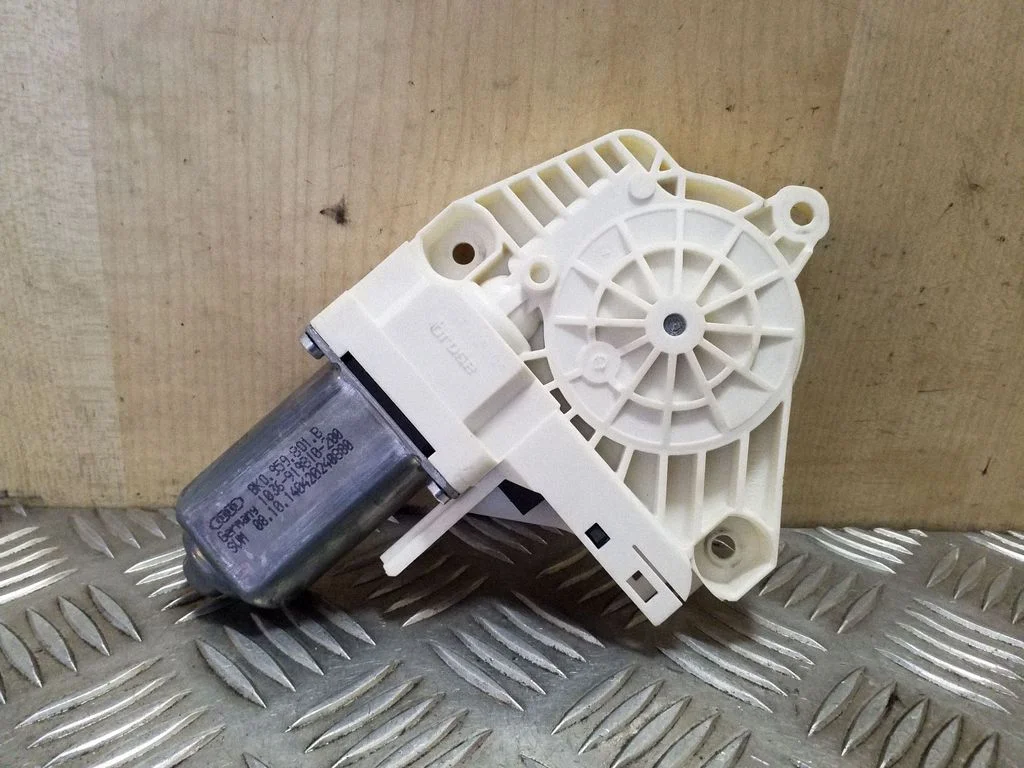 Front door window regulator motor 8K0959801B – Audi A8 S8 D4 4H (2010-2016)