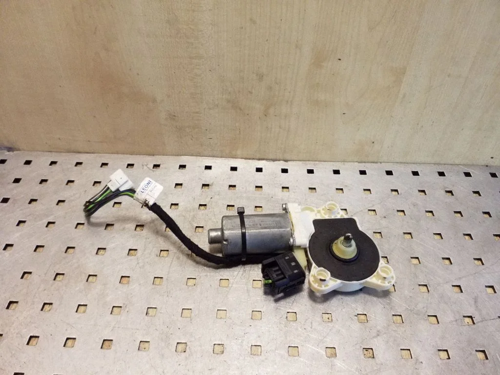 Front door window regulator motor – Mercedes-Benz E-Class W211 (2002-2009)