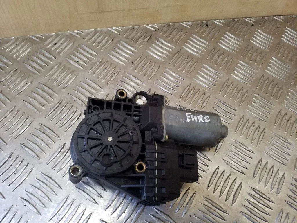Priekšējā loga pacēlāja motoriņš 0130821774