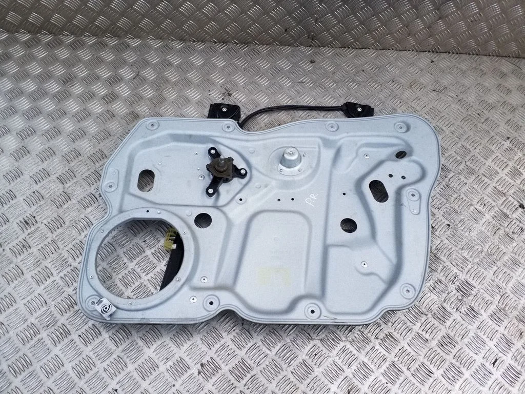 Mechaninis priekinio lango pakėlimo mechanizmas