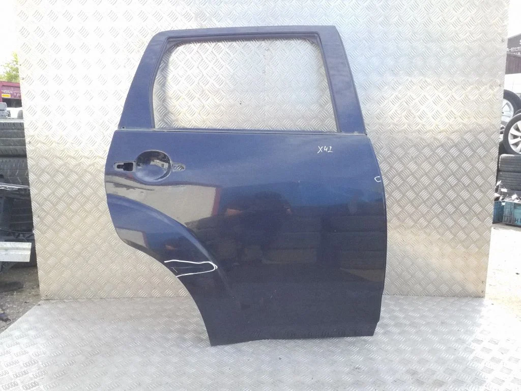 Rear door – right