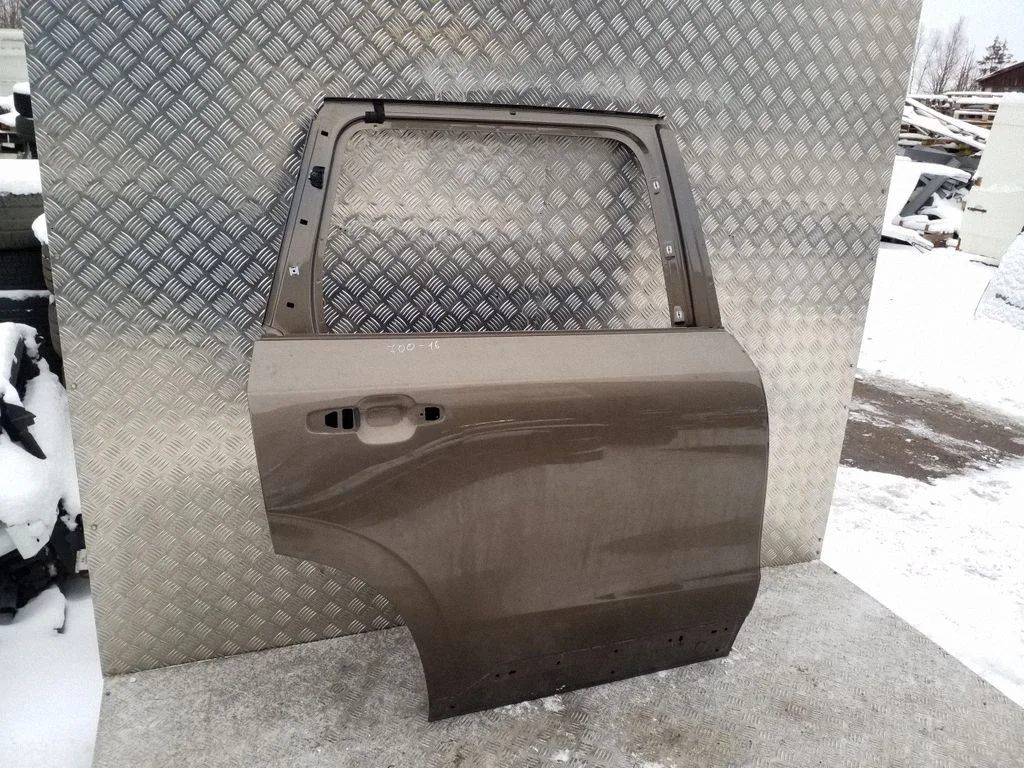 Rear door – right