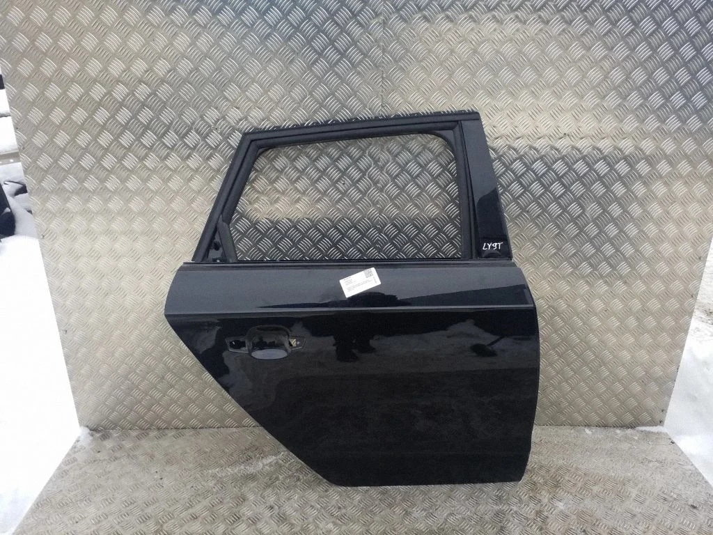 Rear door – right