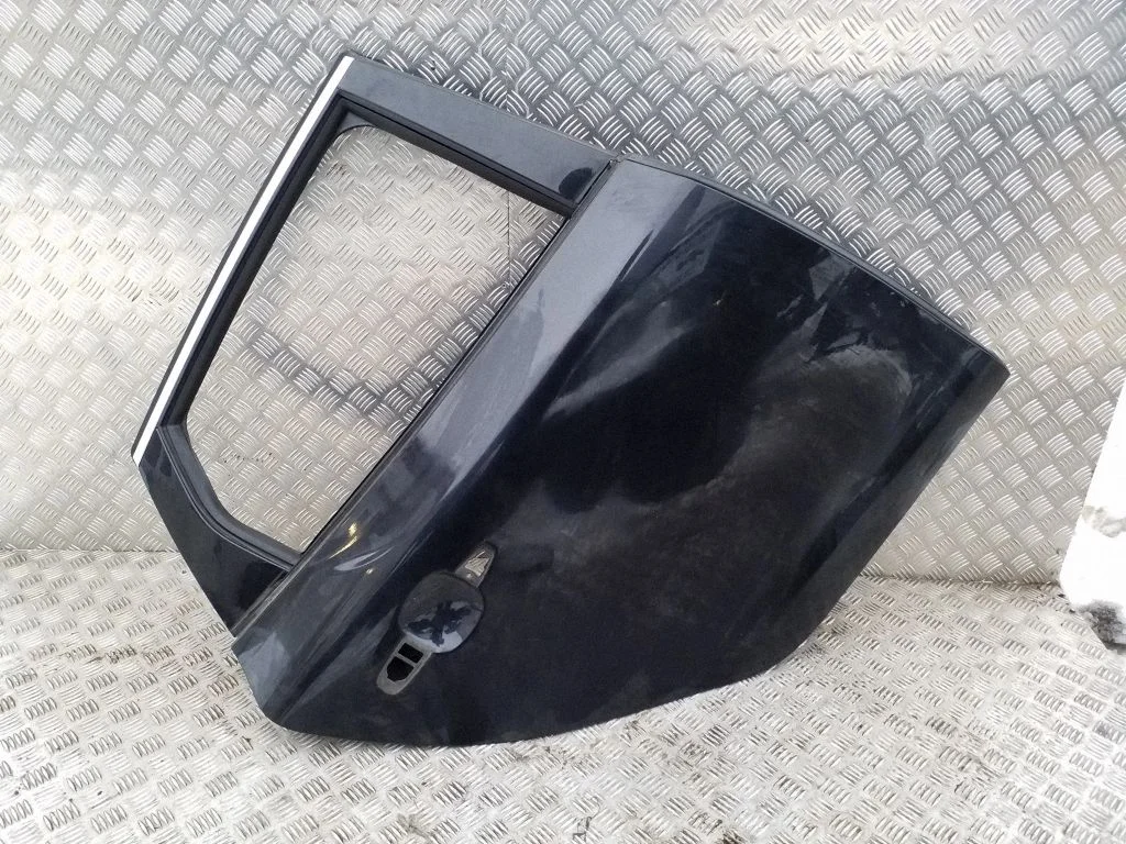 Rear door – right