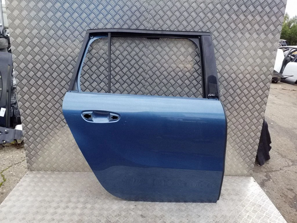 Rear door – right