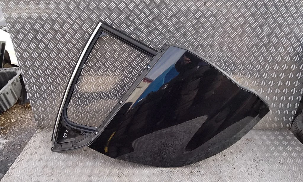 Rear door – right
