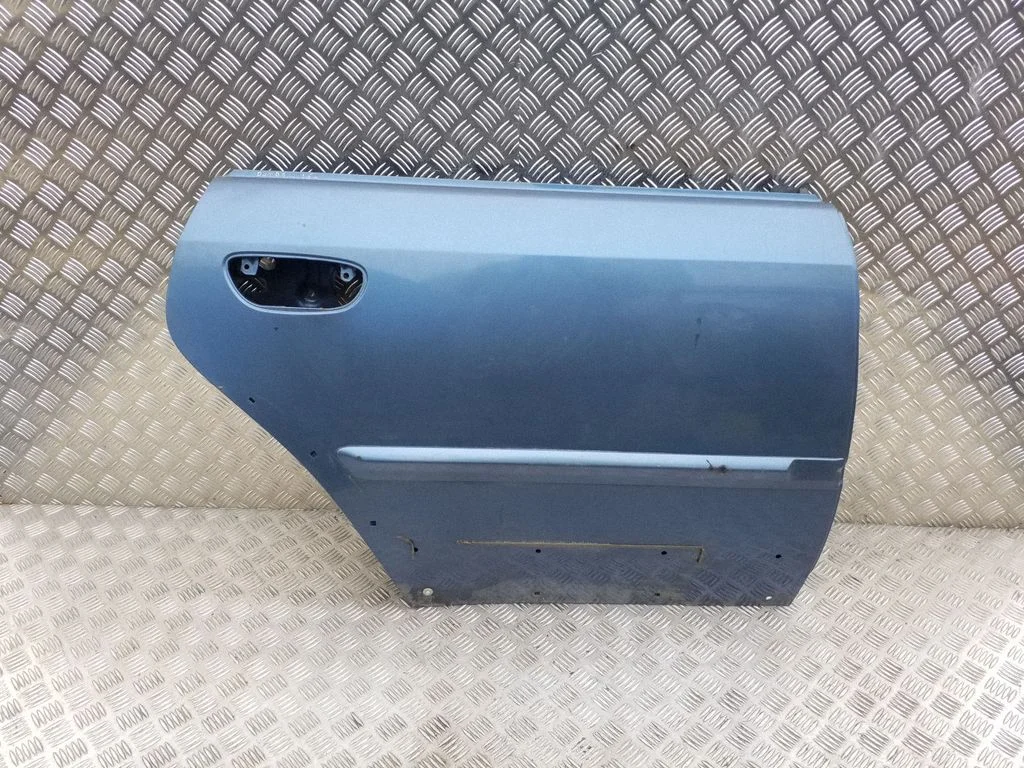 Rear door – right