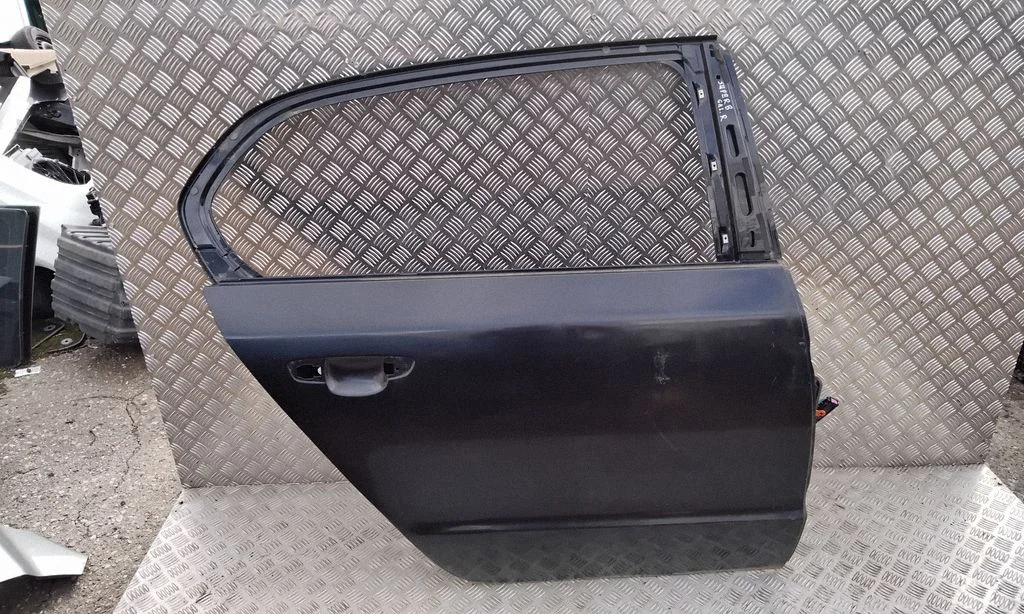 Rear door – right