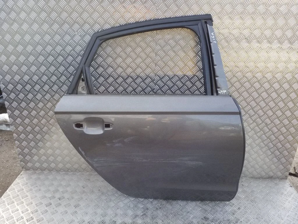 Rear door – right