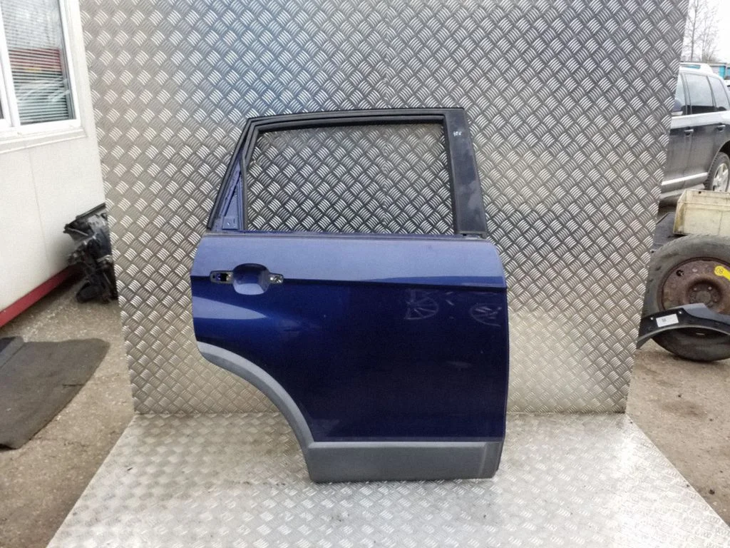 Rear door – right