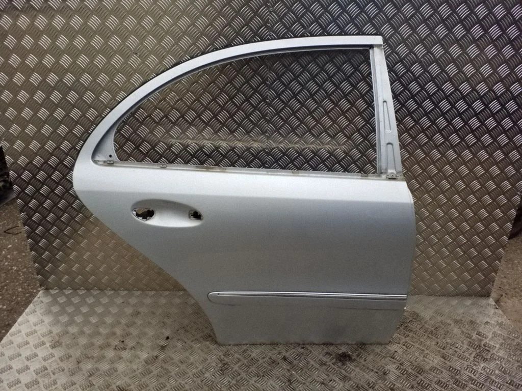 Rear door – right