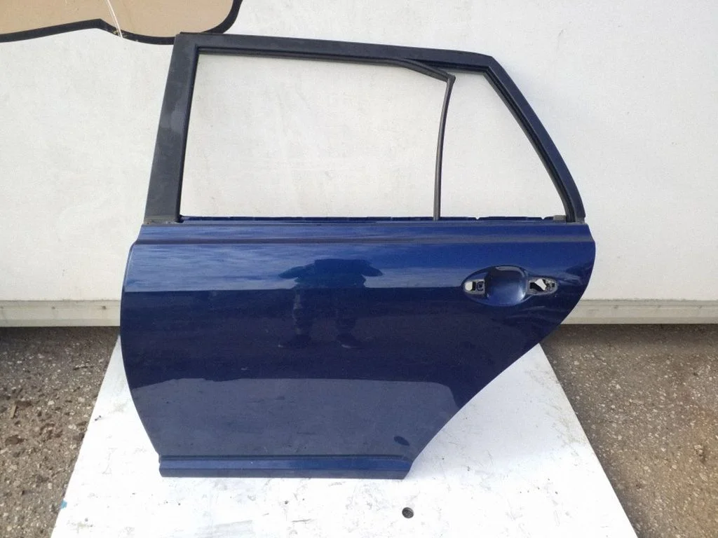 Rear door – left