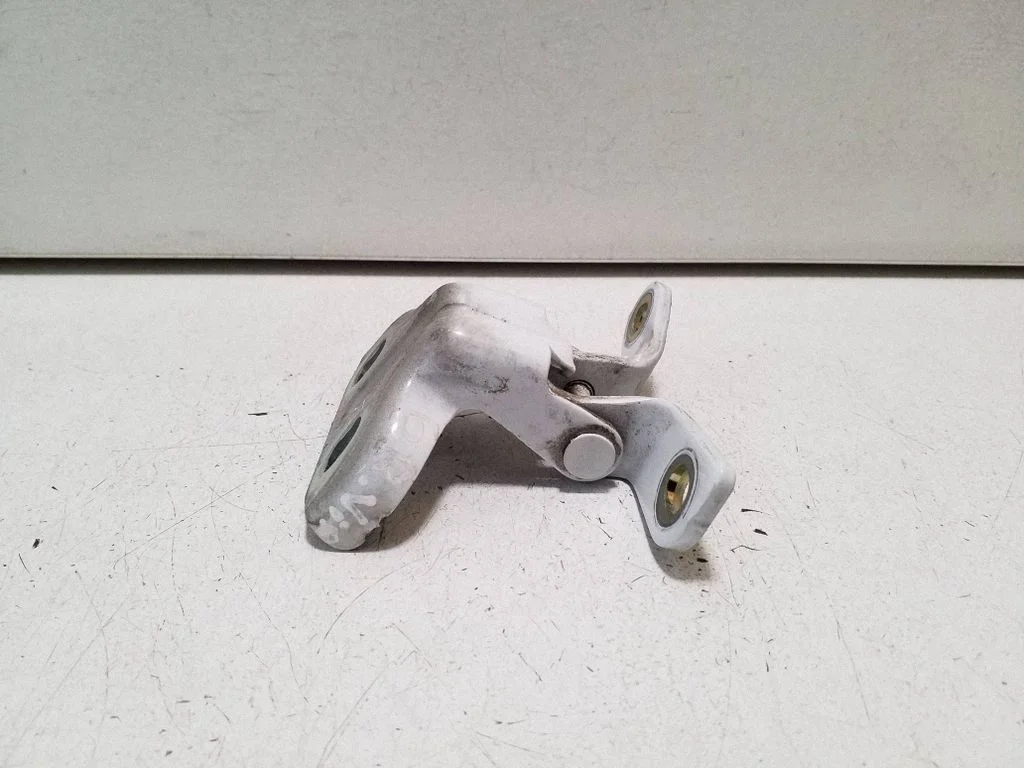 Rear door upper hinge P11289 – Chevrolet Orlando (2011-)