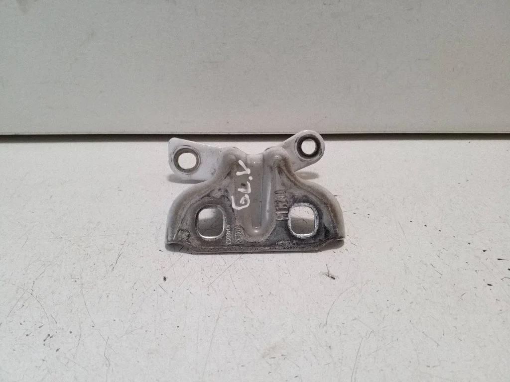 Rear door upper hinge P11290 – Chevrolet Orlando (2011-)