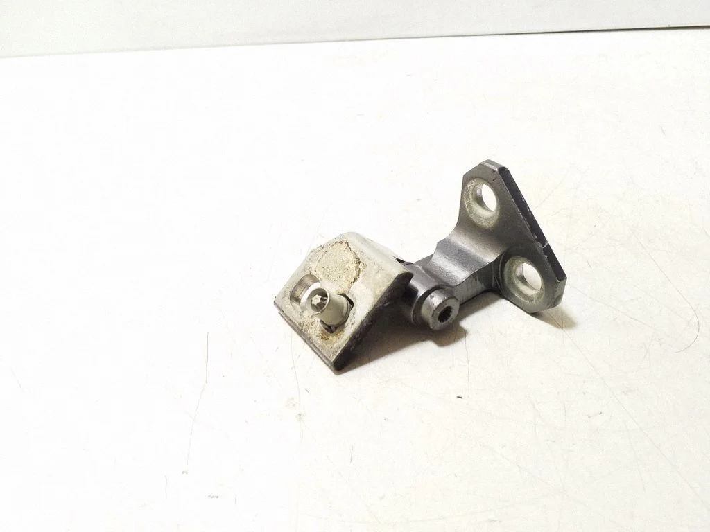 Rear door upper hinge 1K9833402C