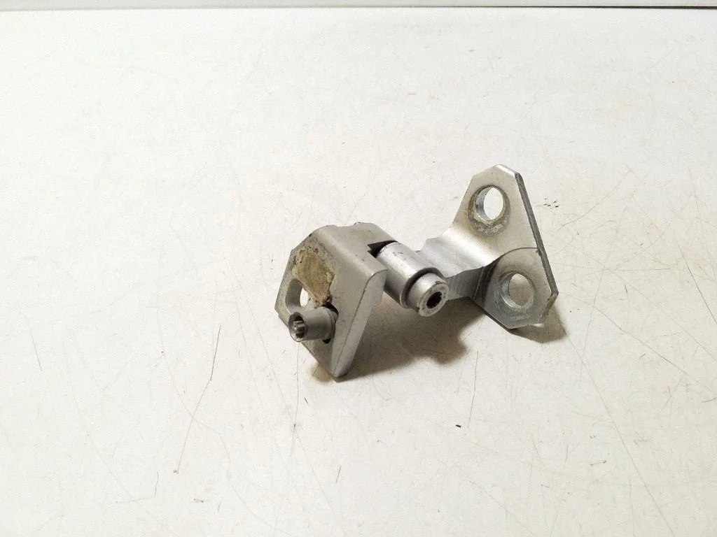 Rear door upper hinge 1K9833402C