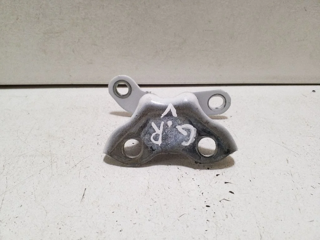 Rear door upper hinge – Toyota Yaris Cross (2020-)