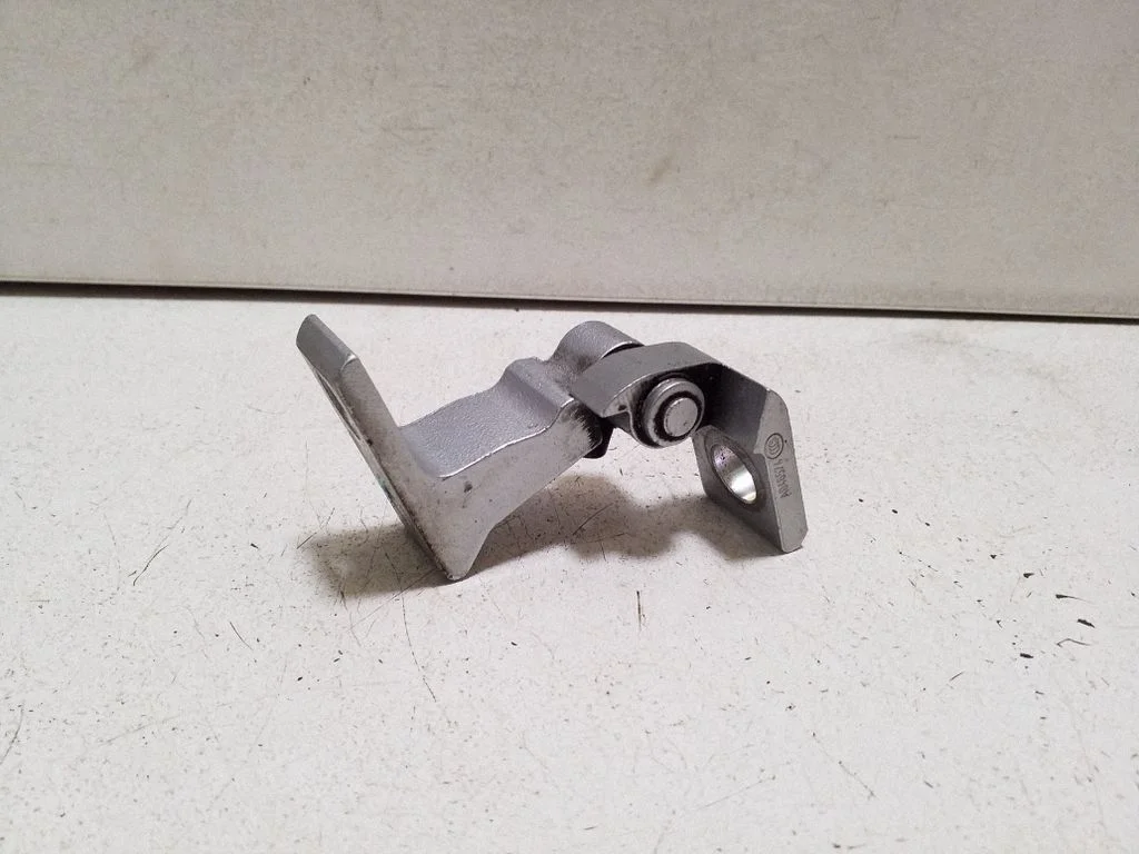 Rear door upper hinge 8X0831404E
