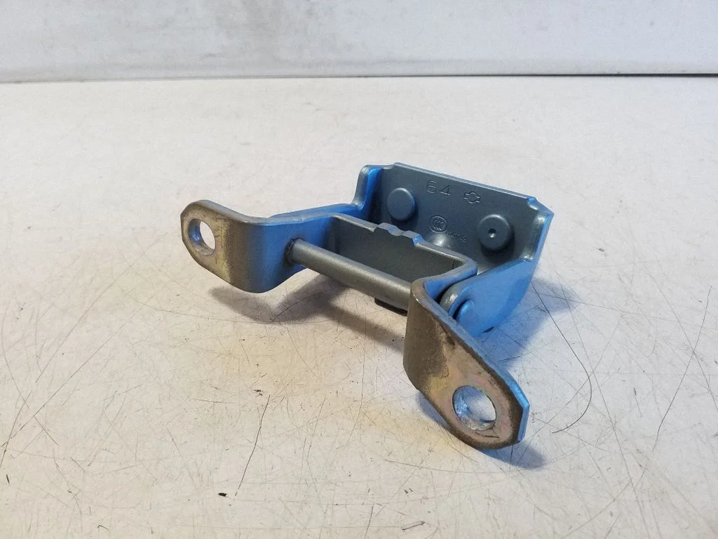Rear door upper hinge – Nissan Leaf I (ZE0) (2010-2017)