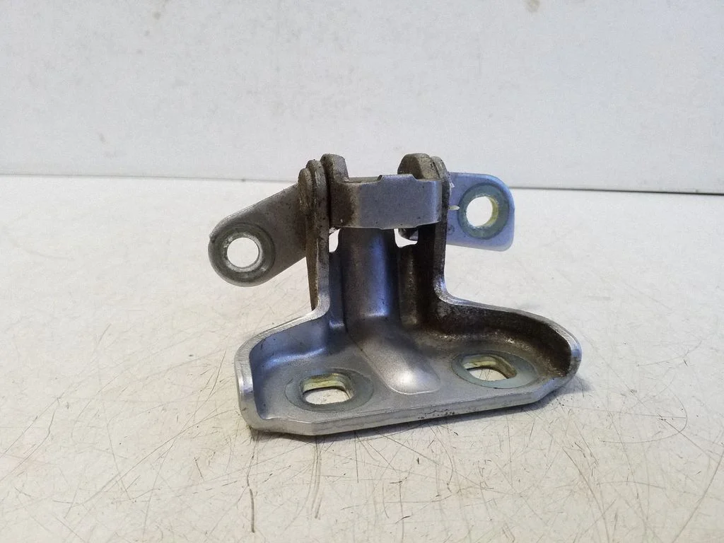 Rear door upper hinge P12144 – Opel Ampera (2011-)