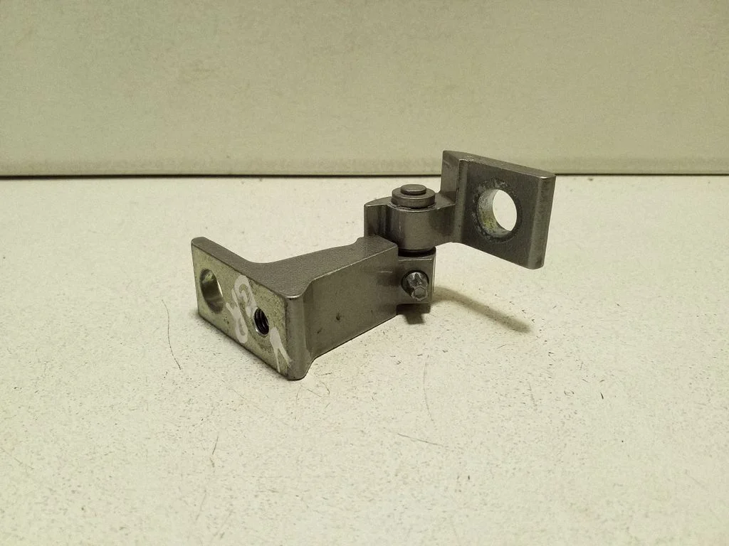 Rear door upper hinge 8V5833404C