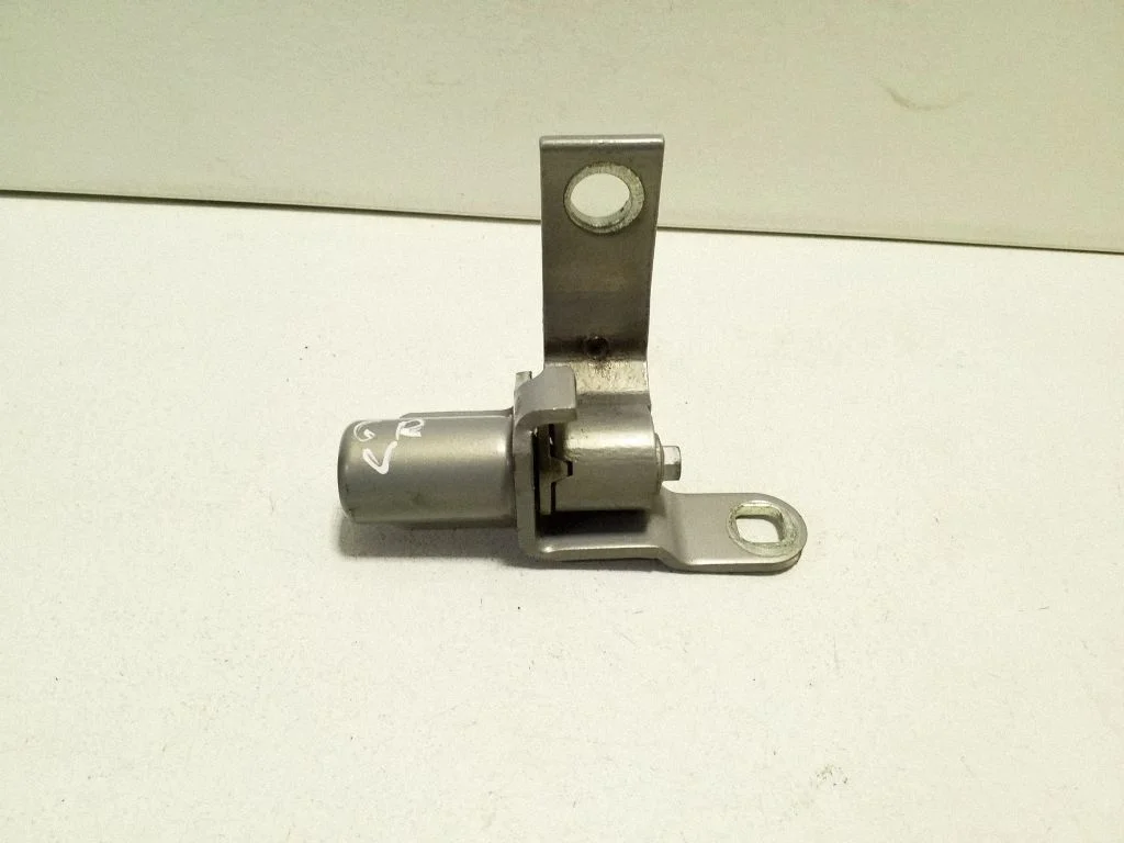 Rear door upper hinge – Ford S-MAX (2006-2015)