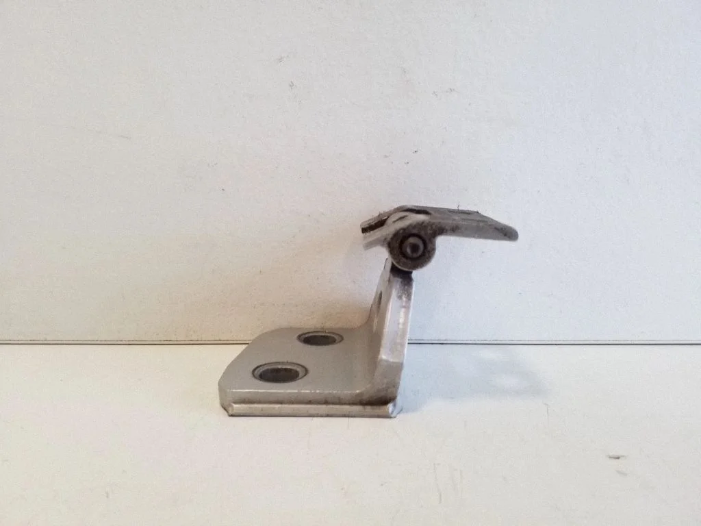 Rear door upper hinge 3402820