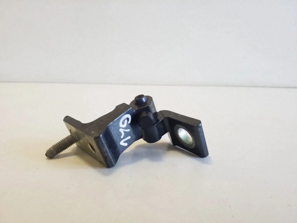 Rear door upper hinge 8V0833403E
