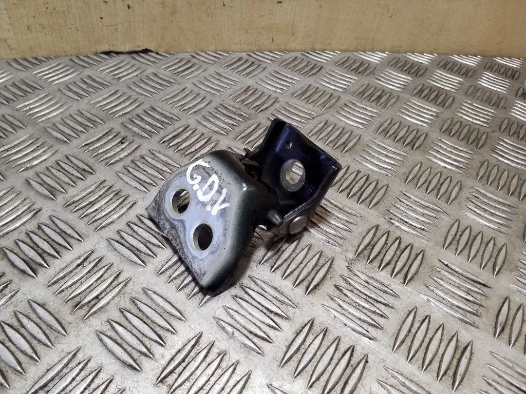 Rear door upper hinge – right
