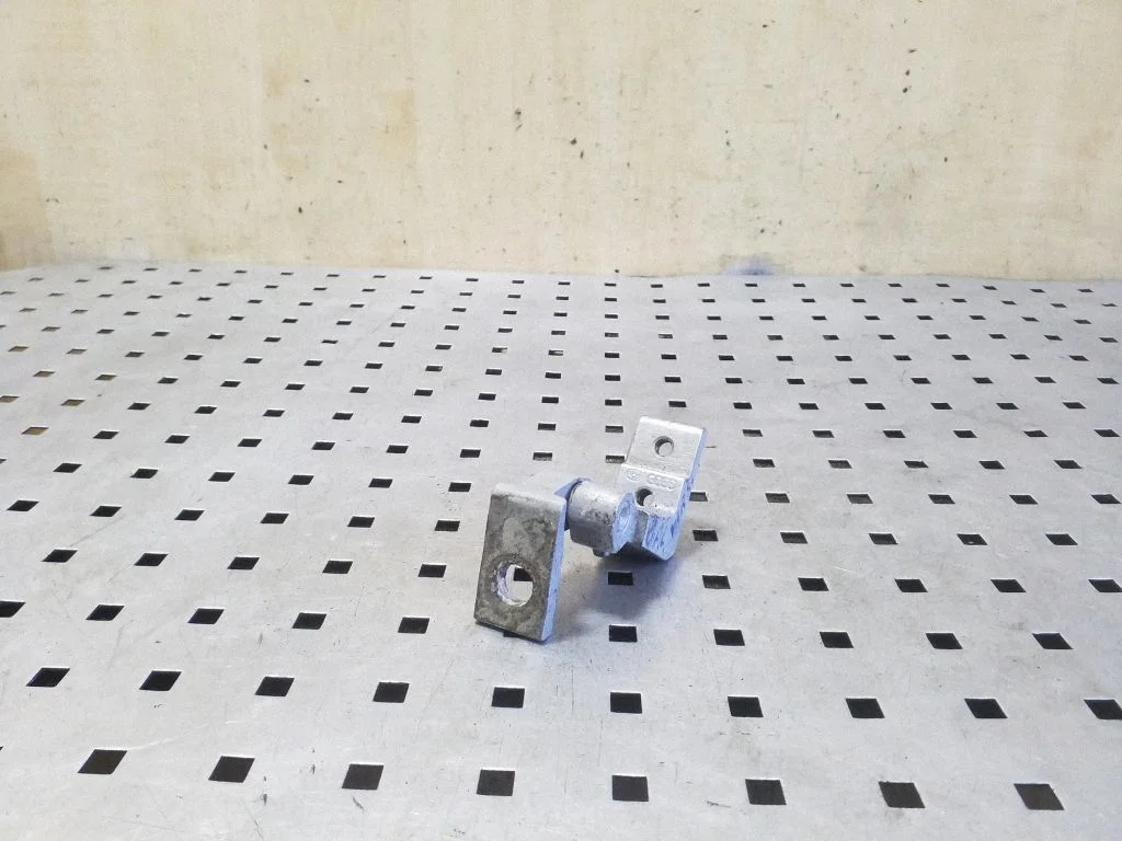 Rear door upper hinge – right