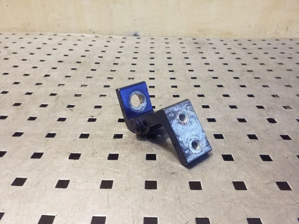 Rear door upper hinge 1Z0833402B