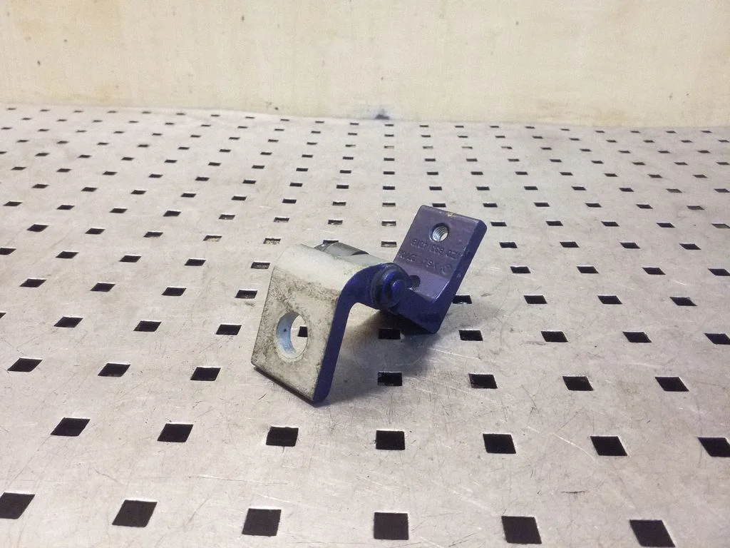 Rear door upper hinge 1Z0833401B