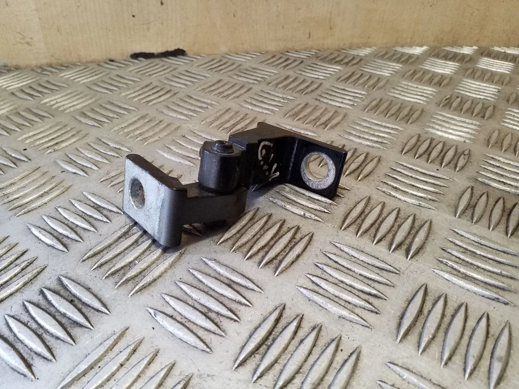 Rear door upper hinge 8K0831401E