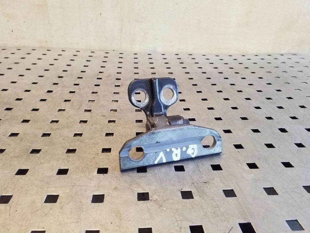 Tagaukse ülemine hing 8X23F228A66AC