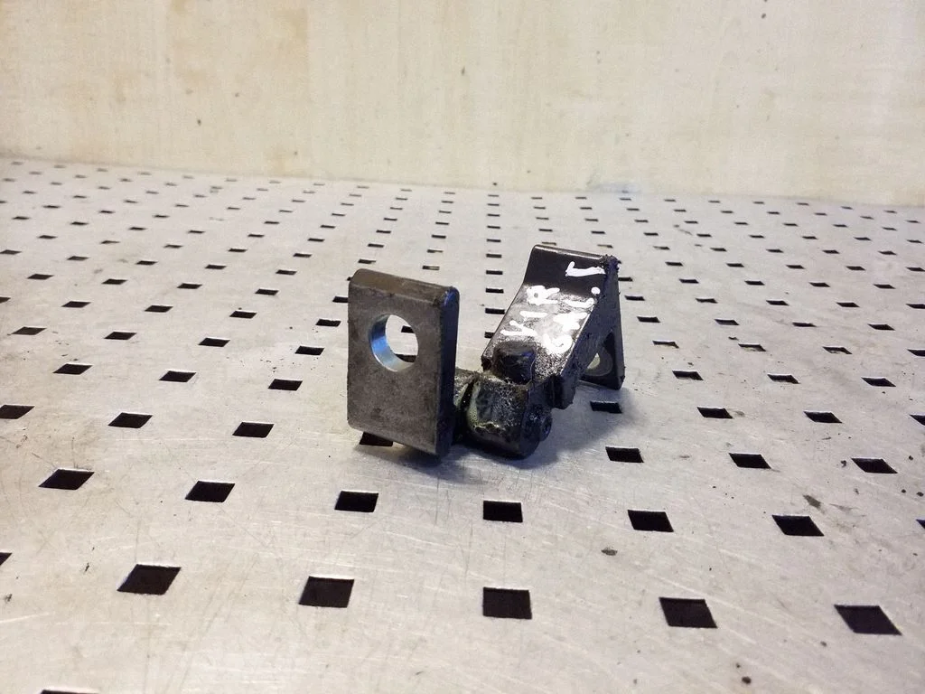 Rear door upper hinge 4H0831401A – Audi A8 S8 D4 4H (2010-2016)