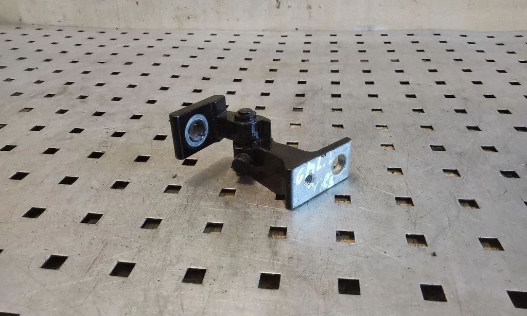 Rear door upper hinge 8K0831401E