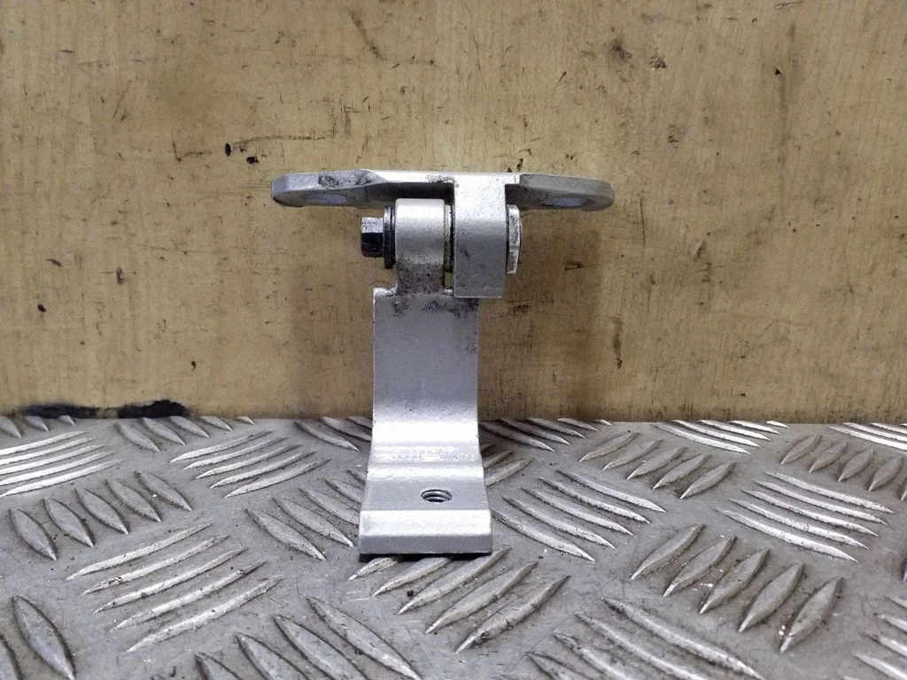 Rear door upper hinge – Volvo S60 (2011-2013)