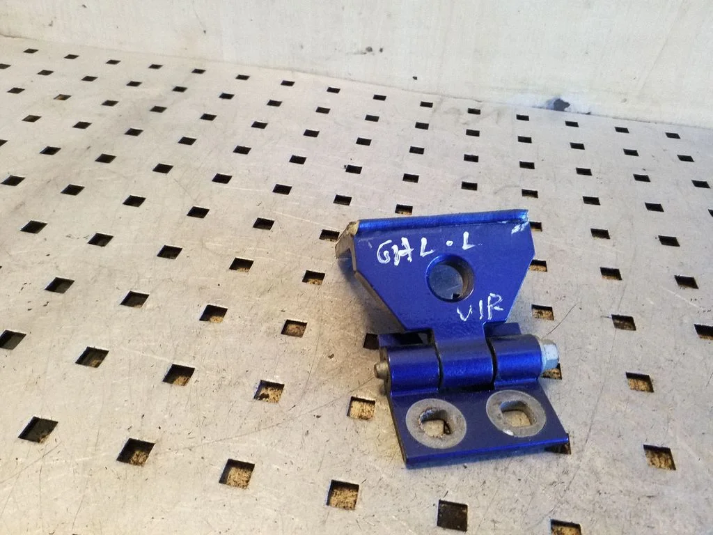 Rear door upper hinge 3402819