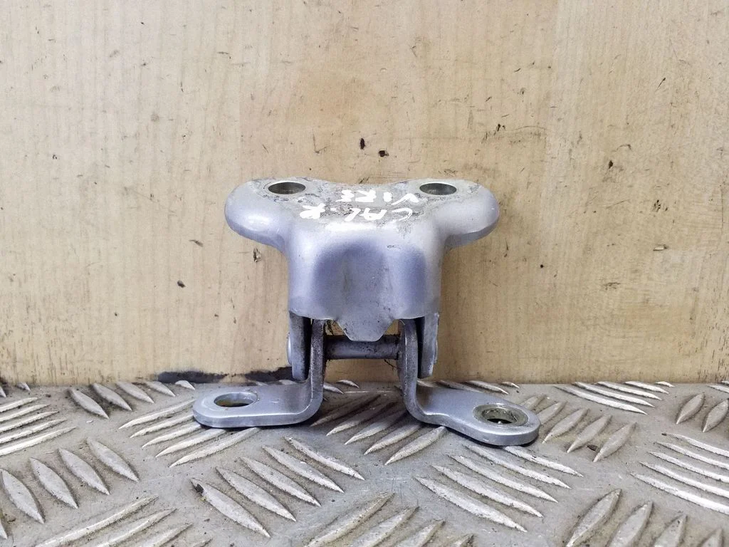 Rear door upper hinge – right