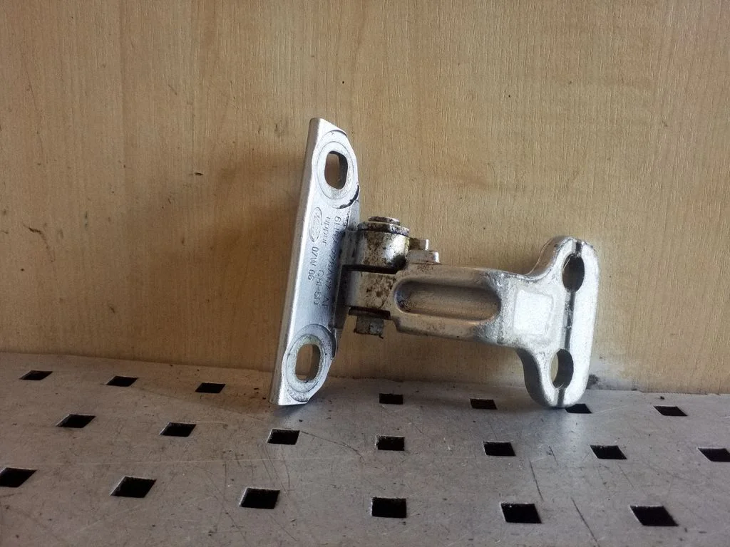 Tagaukse ülemine hing 6H52228A67AF