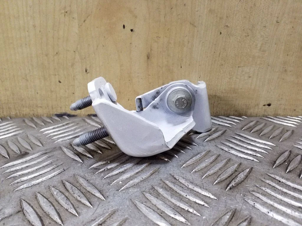 Tagaukse ülemine hing – Ford Kuga II (2013-2019)
